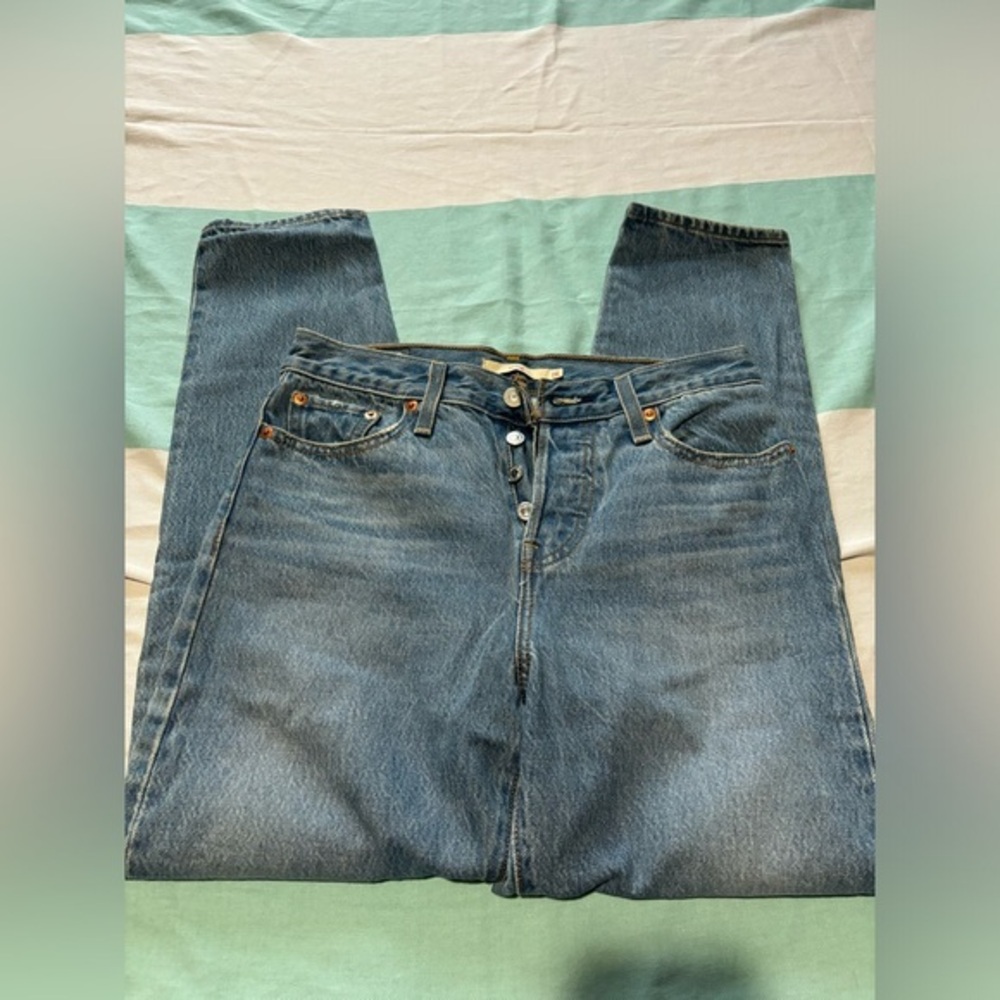 Levi’s wedgie straight leg jeans